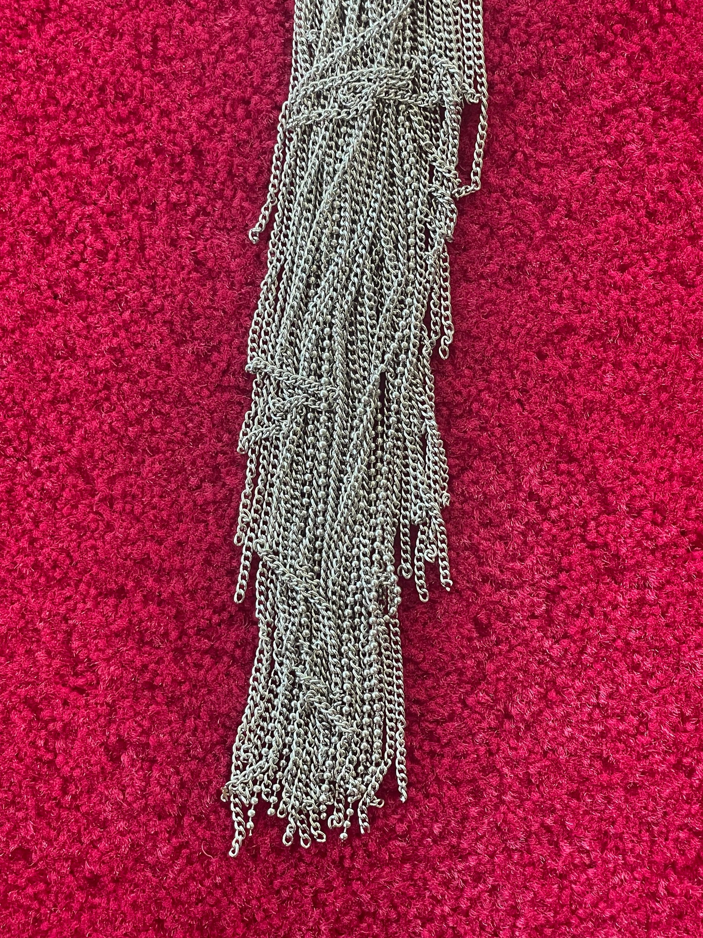 Collier Long à Chaînes Multirangs avec Pendentif Doré